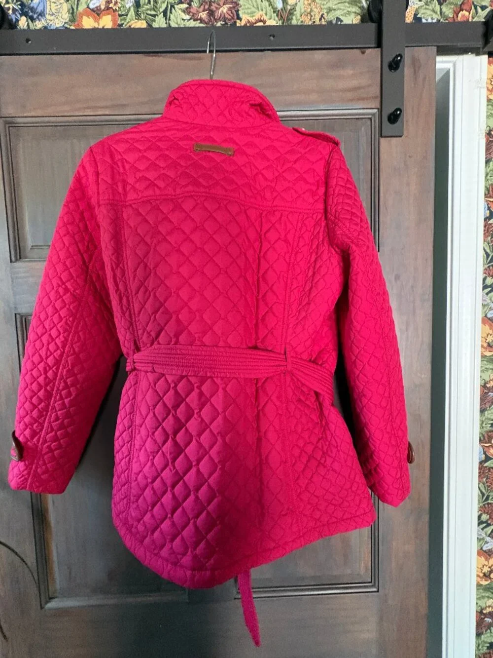Lands End Quilted Barn jacket, Size Medium, Bright pink - Picture 3 of 6